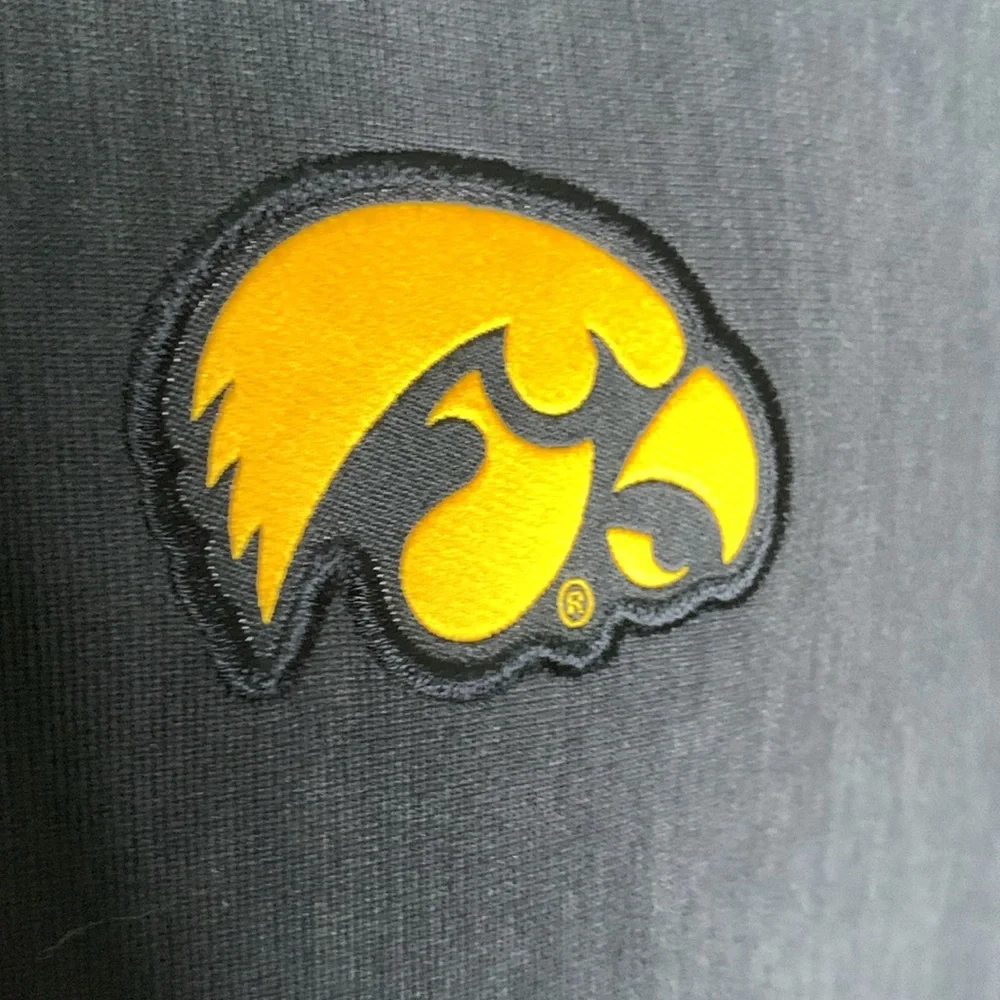 Nike Dri Fit Iowa Hawkeyes Pullover black Large 1/4 Zip Long Sleeve Nike dry fit